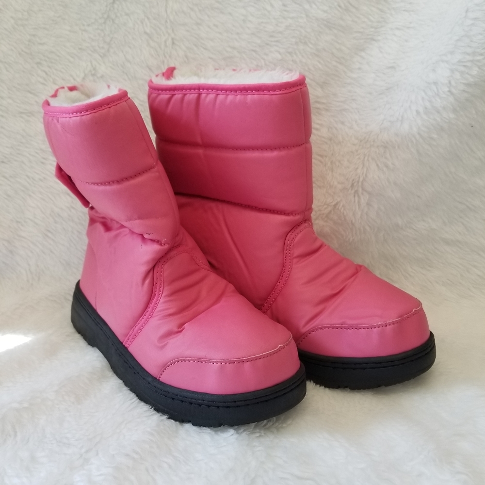 Kamik girl hot pink snow boots size 4